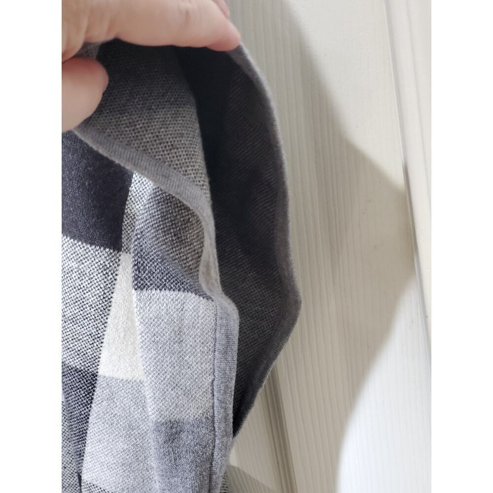 Tahari Women’s Plaid Sweater Jacket Size XL Gray Zip Front Rayon Blend - Picture 13 of 16